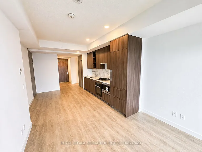 18 Esther Shiner Blvd #2302 — Photo 4