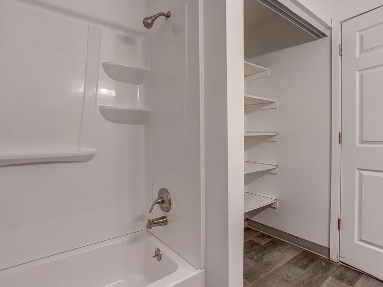 Arbor View Apartments — Photo 24
