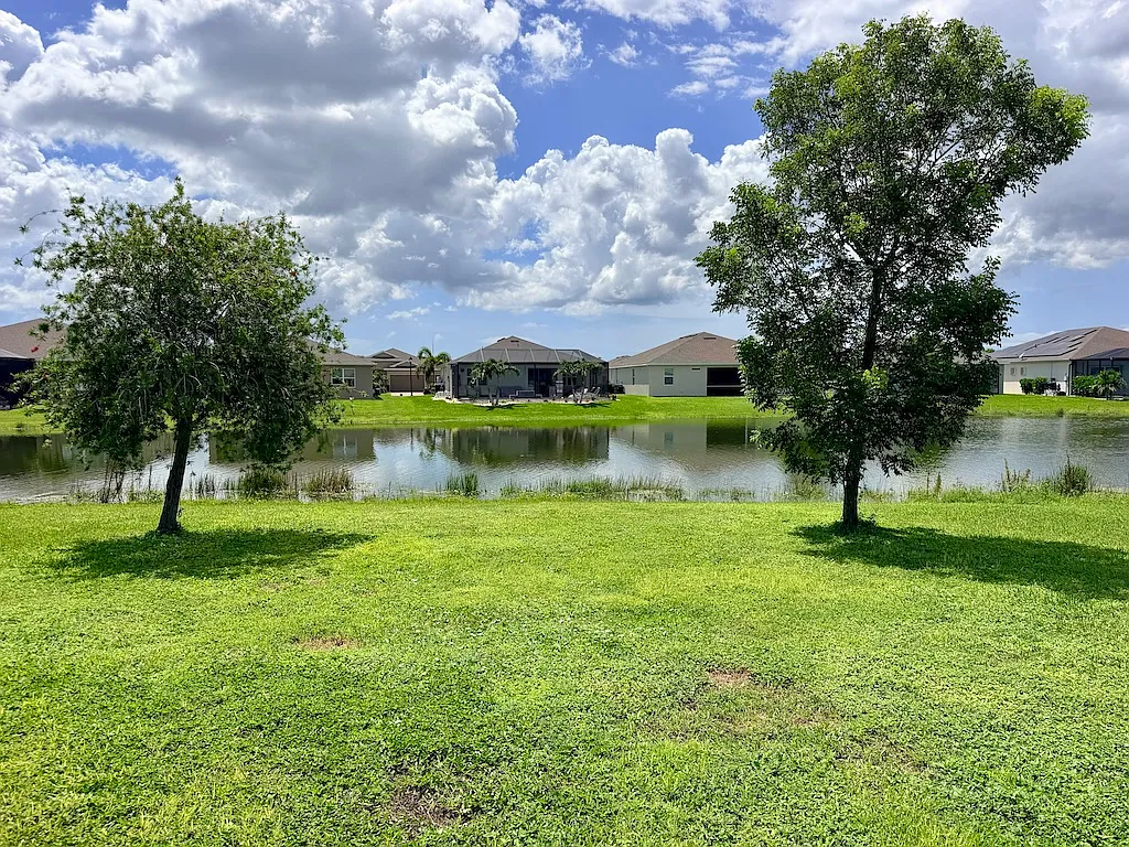 4 bed, 1499 sqft, $2,400 — Photo 2