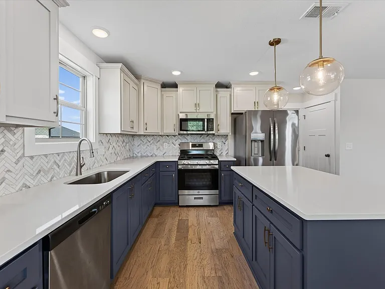 393 Frontier Dr — Photo 14