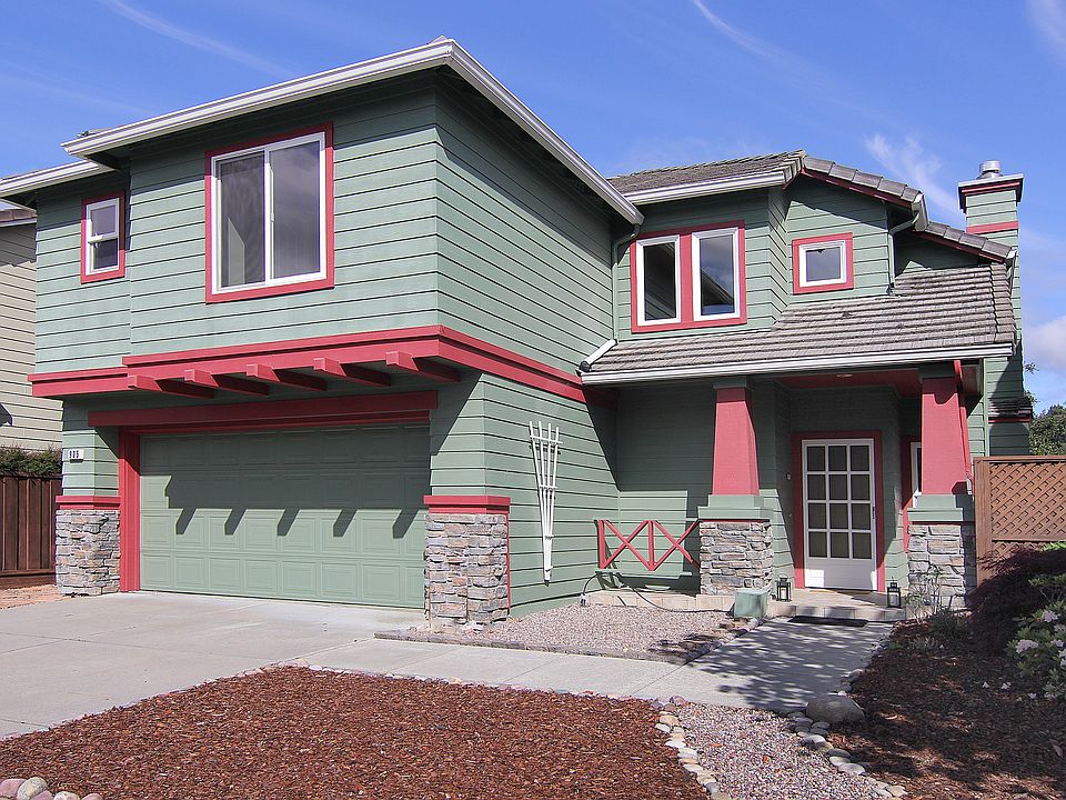 1st image of 905 Coast Range Dr
