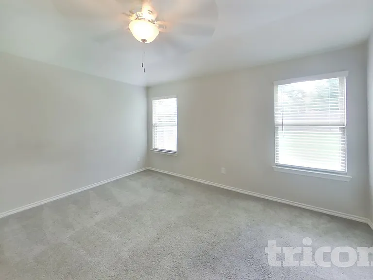 3609 Doris Dr — Photo 6