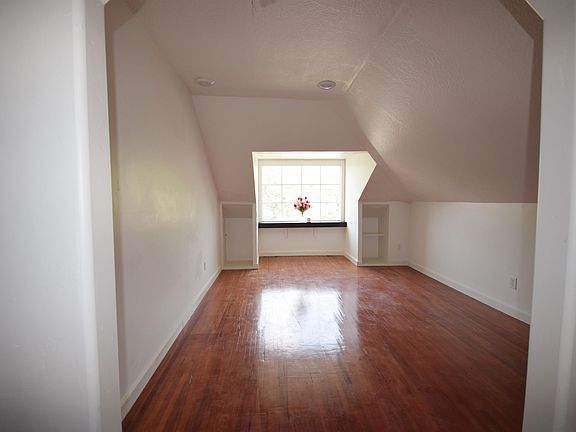 4th image of 624 E 300 S APT 5