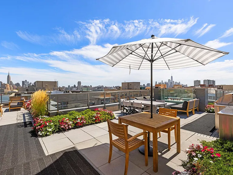 1425 Hudson St #4I — Photo 16