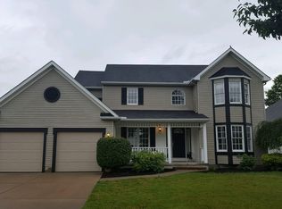 122 Ferris State Ct, Elyria, OH 44035