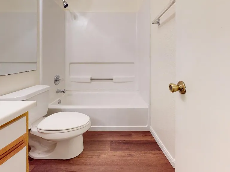 515 Parkway #201 — Photo 2