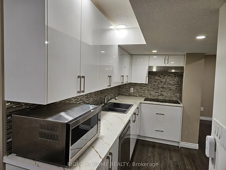 56 McCallum Dr #BASEMENT — Photo 5