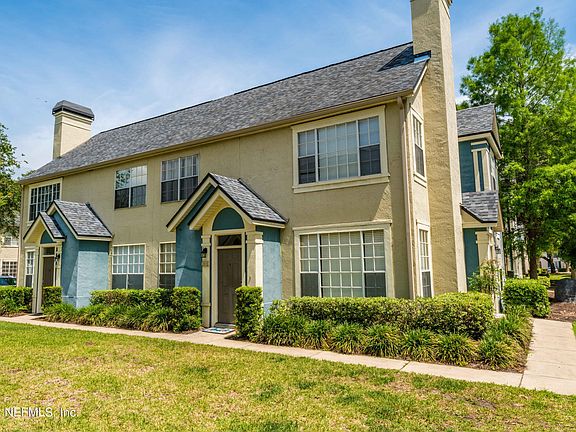 2nd image of 13703 RICHMOND PARK Drive N #2908