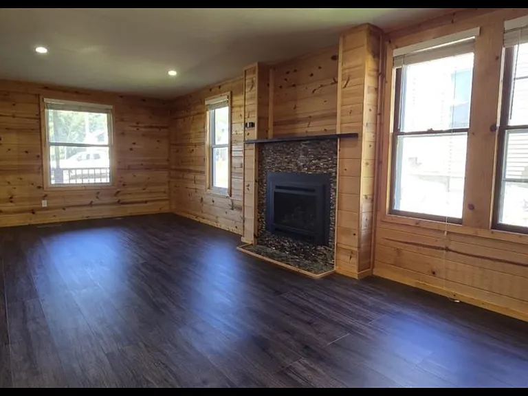 601 E Margaret St — Photo 5