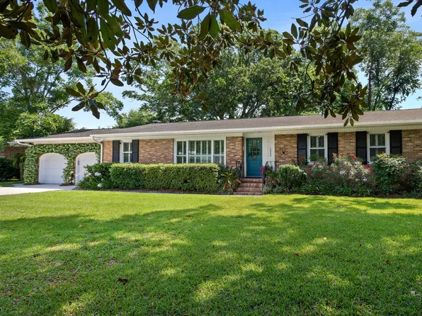 1043 Fort Sumter Dr, Charleston, SC 29412