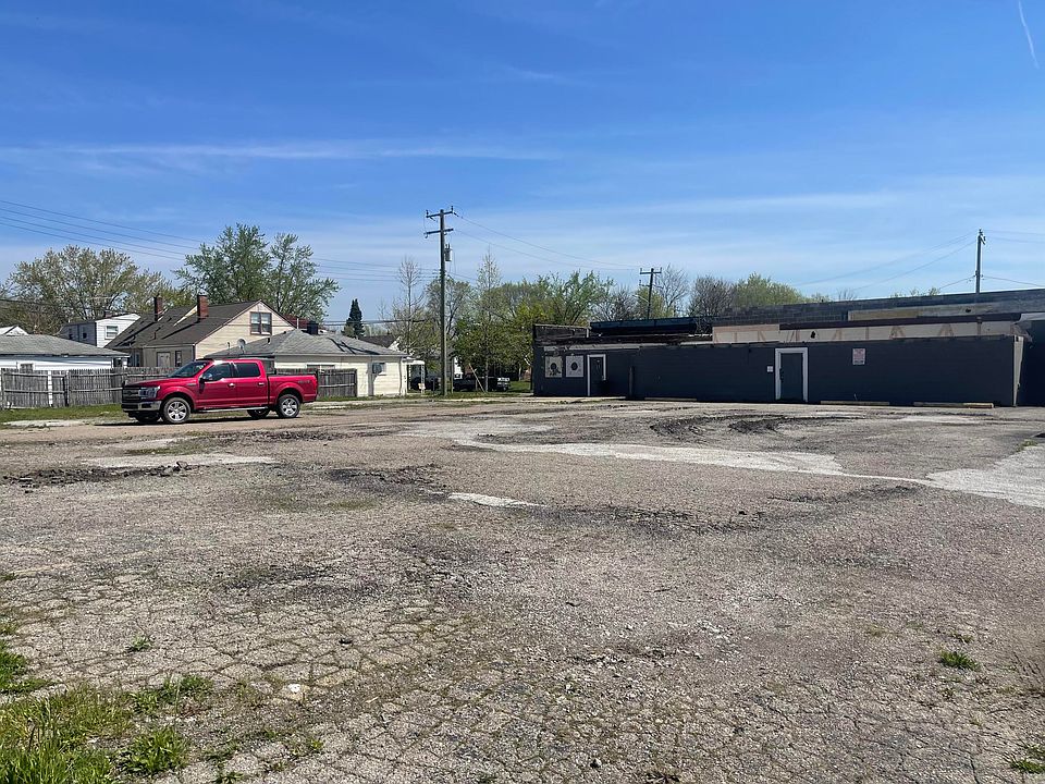 2nd image of 22110 W Warren Ave
