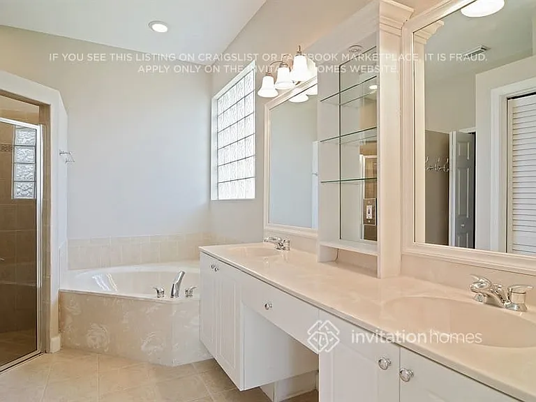 1738 SW Haylake Ave — Photo 13