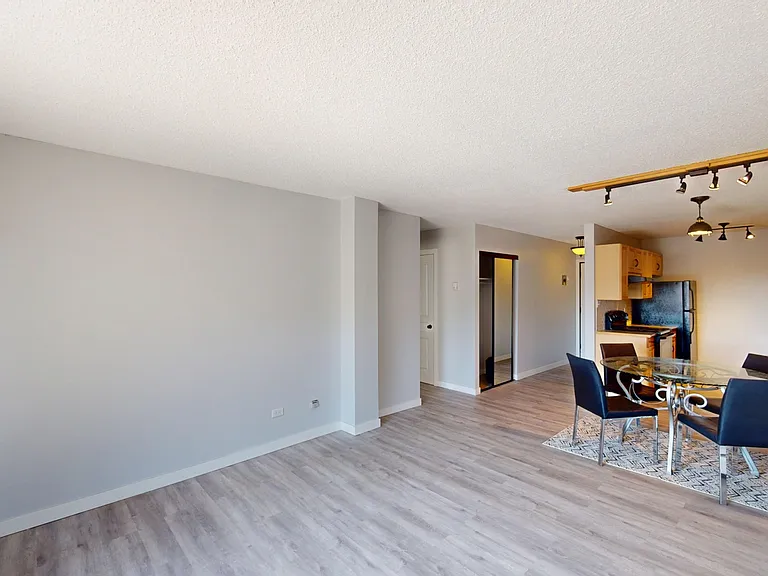 5D 17th Ave SW #515 — Photo 3