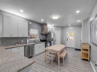 713 McIntosh St, Houston, TX 77009