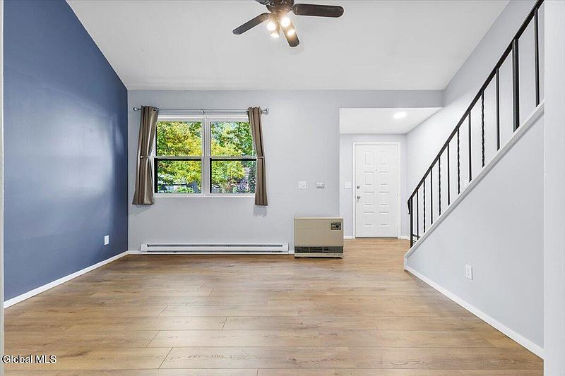 5th image of 6 Pepperbush Place