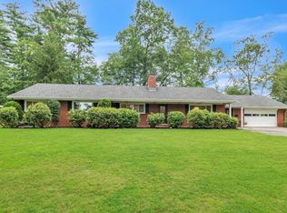 387 Williams St, Longmeadow, MA 01106