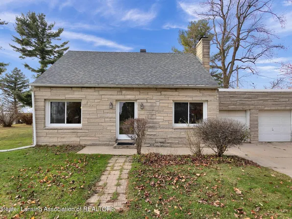 1705 N Cochran Ave, Charlotte, MI 48813