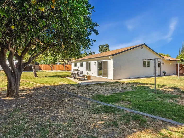 1228 Athena Ave — Photo 5