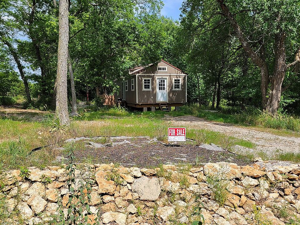 1st image of 10 Rose Marie Dr