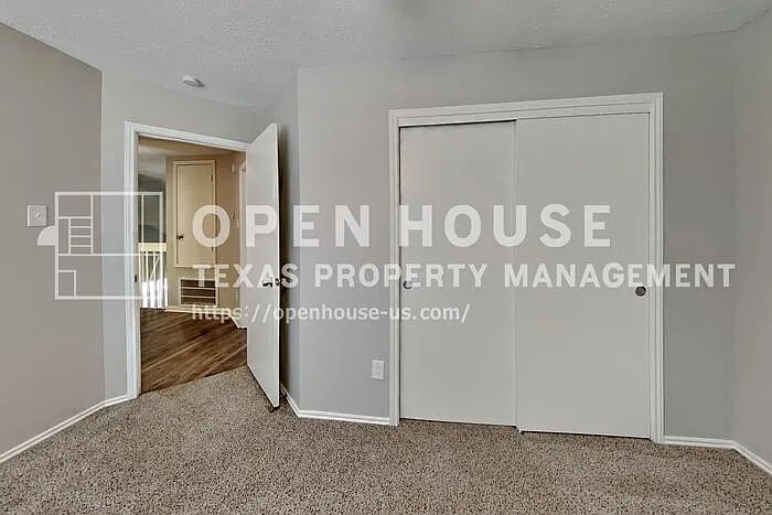 16315 Chimneystone Dr — Photo 17