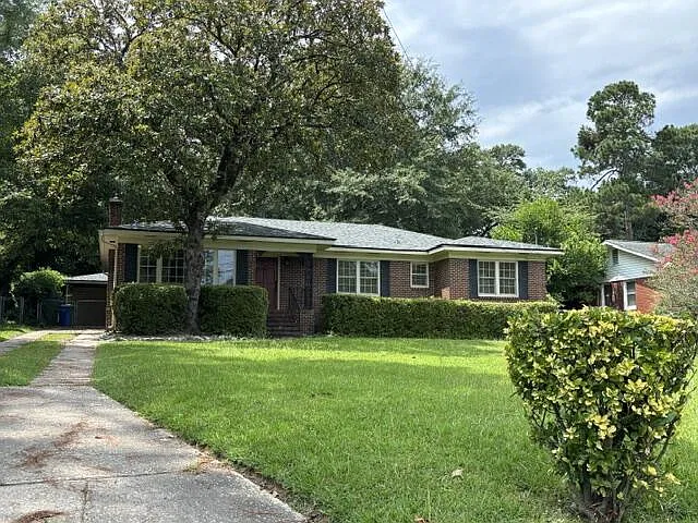 1531 Iris Dr