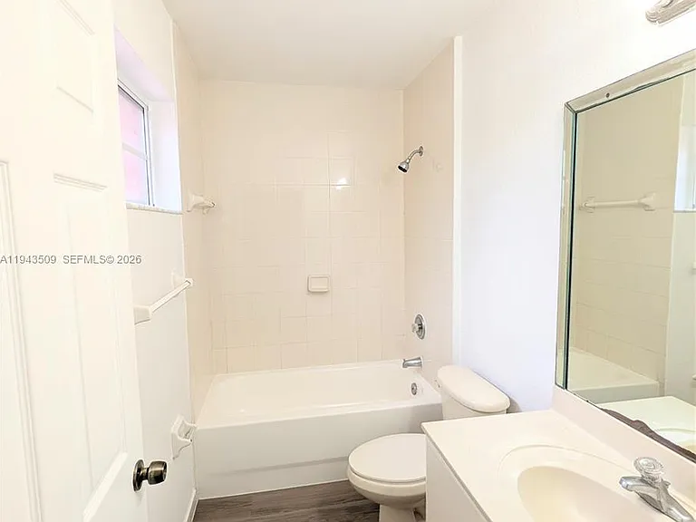 825 SW 6th Pl — Photo 26