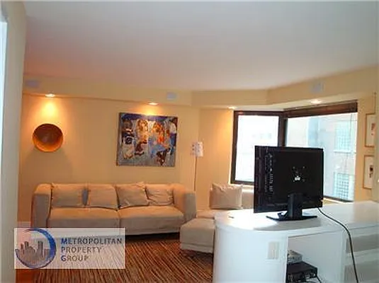 Sold by Metropolitan Property Group | media 6
