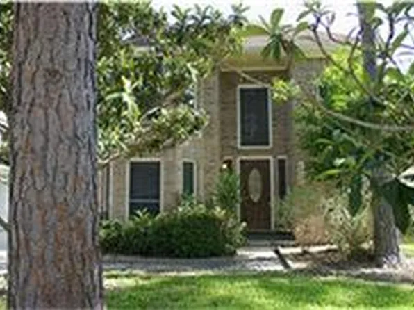 1327 New Cedars Dr, Houston, TX 77062