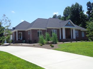 2580 Rivendell Dr, Madisonville, KY 42431