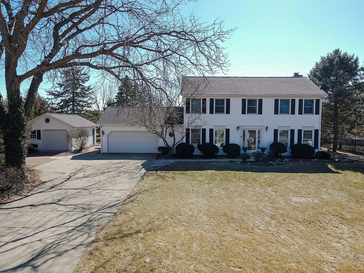 28W351 Judith Ct photo 1