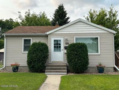 2310 9th Ave N, Grand Forks, ND, 58203