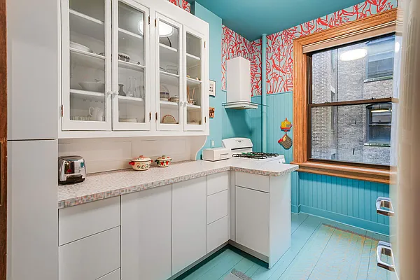 Sold by Compass | media 7