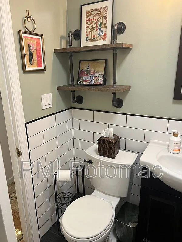 4 bed, 2.0 bath, 1980 sqft, $3,300 — Photo 4