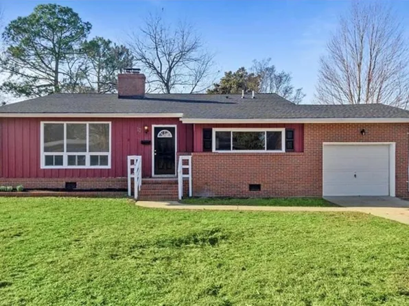 10 Barron Dr, Newport News, VA 23608
