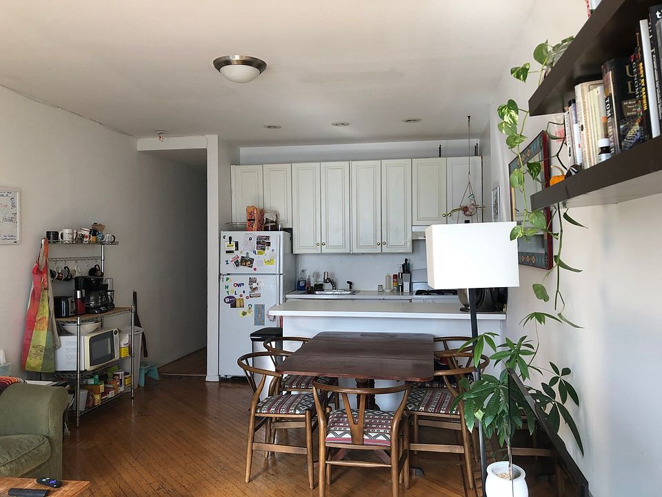 1st image of 529 5th St APT 3R