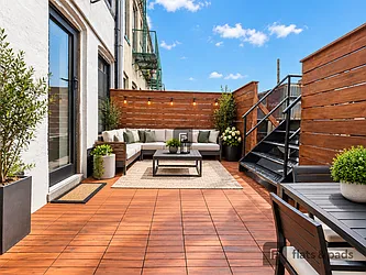 652 Seneca Avenue, #2R