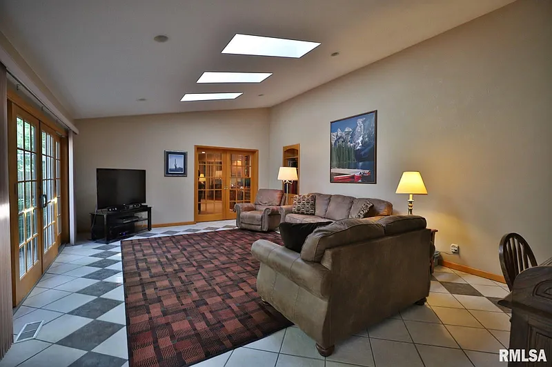 Thumbnail 15