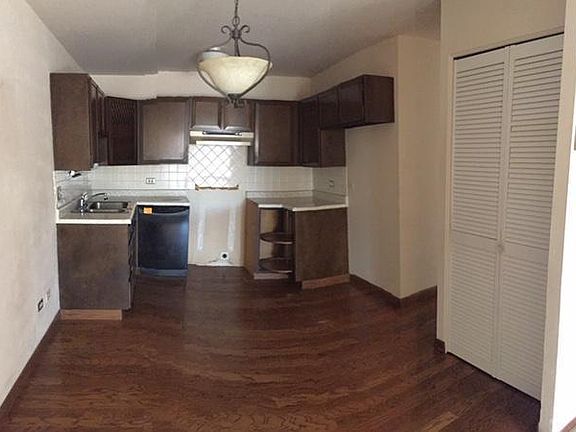 Kitchen/ dining area