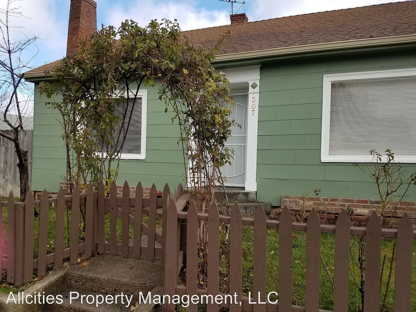 307 Hamilton St photo 1