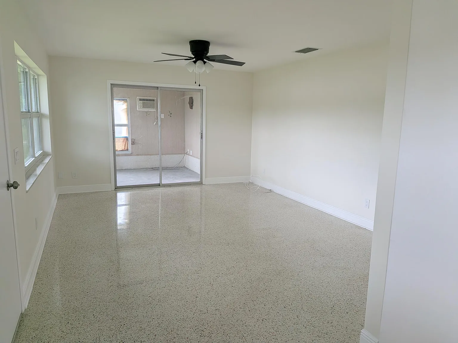 2 bed, 1.0 bath, 896 sqft, $1,500 — Photo 4