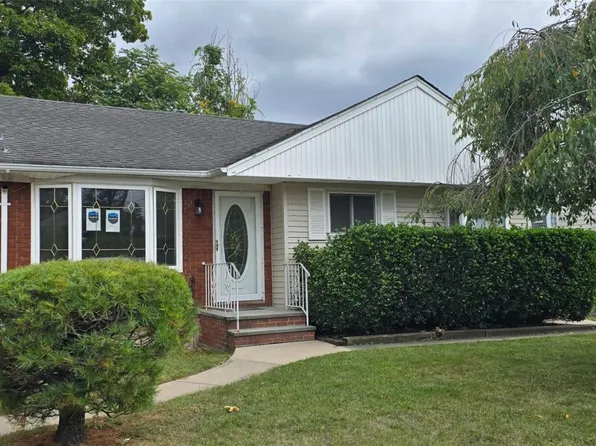 102 Green Avenue, Hempstead, NY 11550