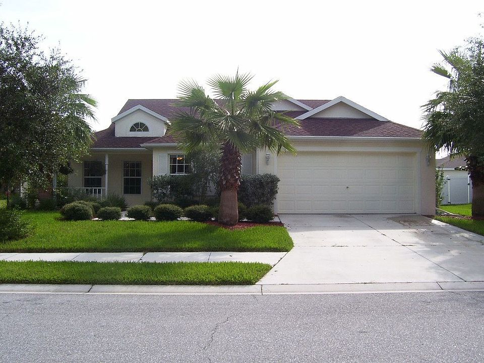 Best lot in Kingsfield Lakes,Beautiful pool home model condition Need to sell!
