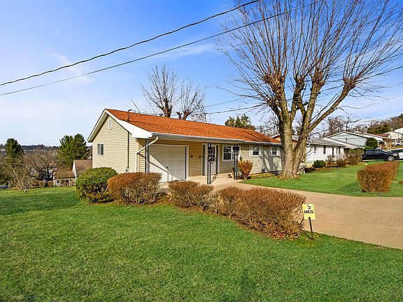 4th image of 141 Estate Dr