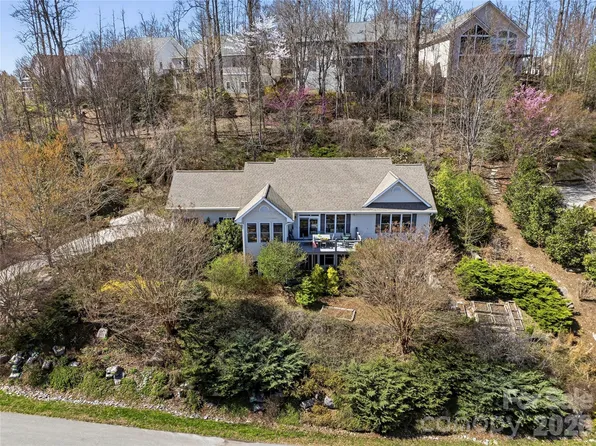 222 Bay Laurel Ln, Hendersonville, NC 28791