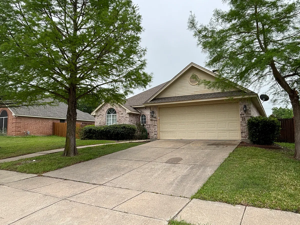 Building Photo - 1806 Sand Stone Dr