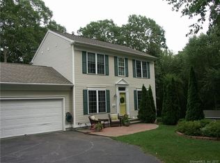 181 Daniel Brown Dr, Groton, CT 06355