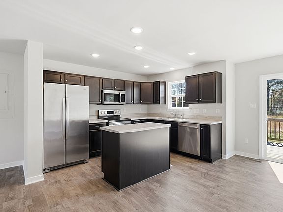 4th image of 7117 Carriage Pines Dr