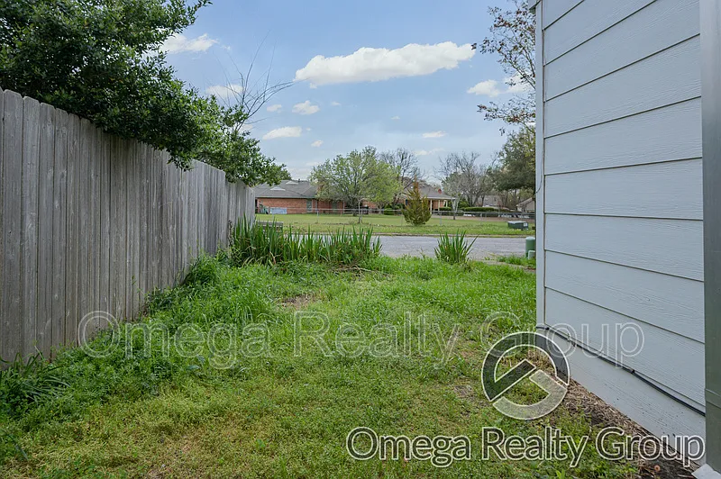 Building Photo - 6727 Greenbrook Dr