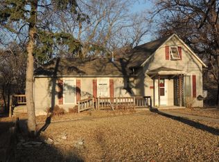 1311 4th St, Clay Center, KS 67432