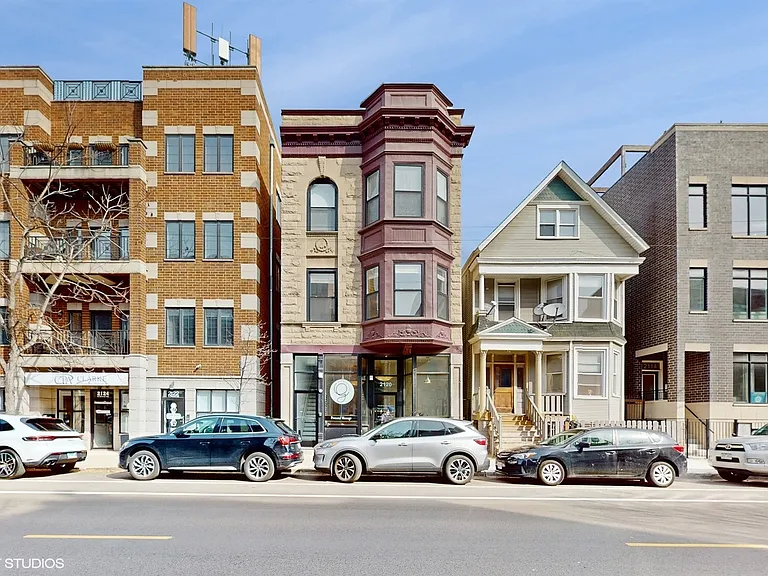 2120 W Belmont Ave #3F — Photo 1